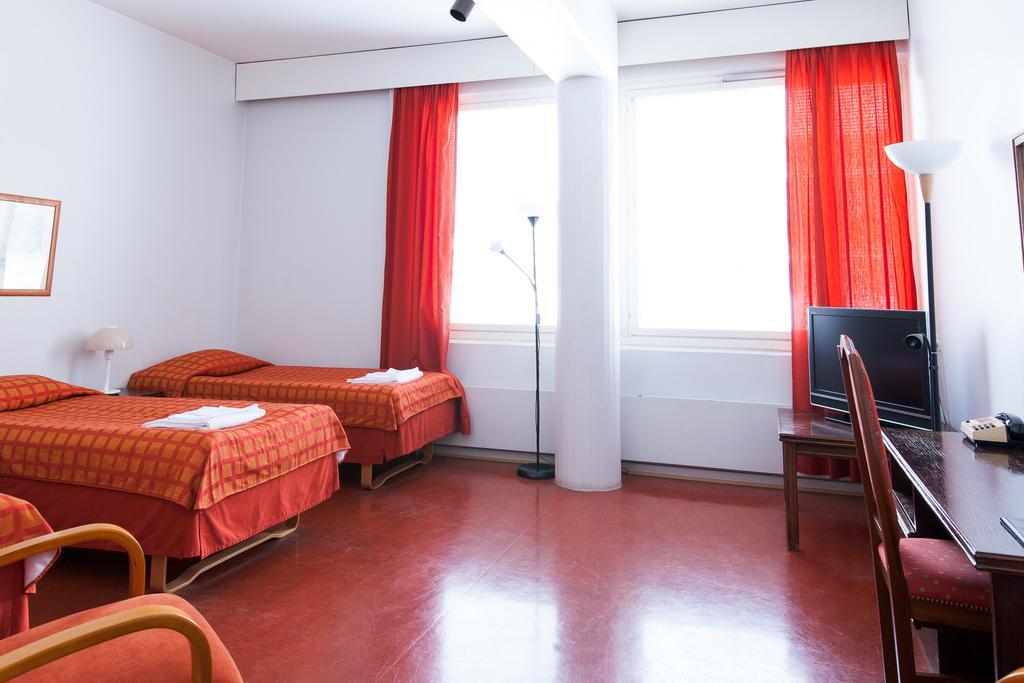 Hotel Aadankosio à Joensuu Extérieur photo