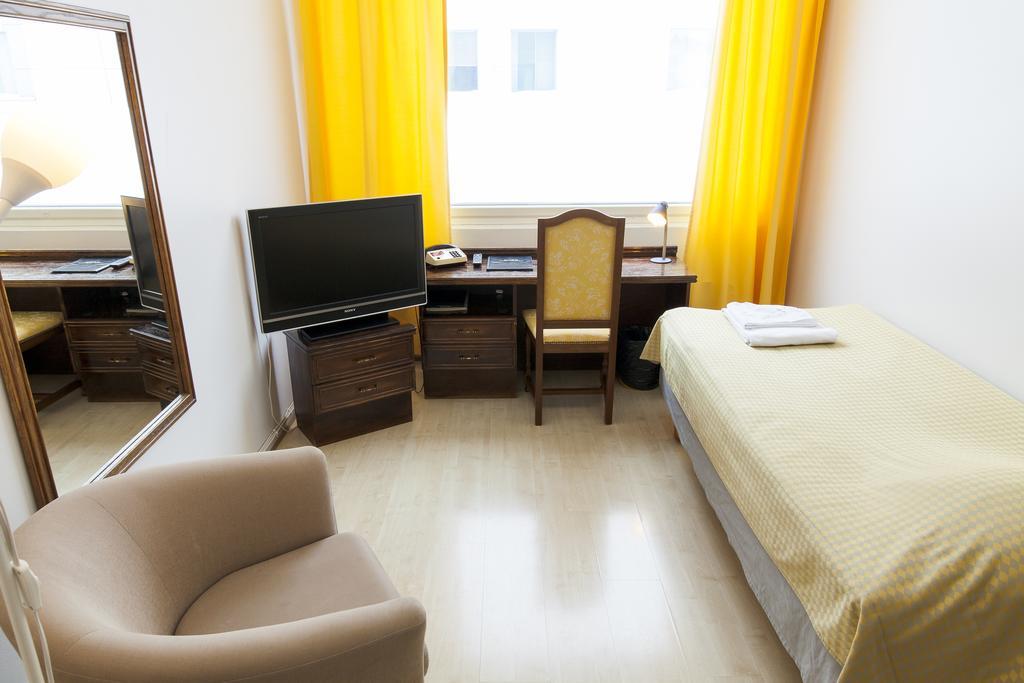 Hotel Aadankosio à Joensuu Extérieur photo
